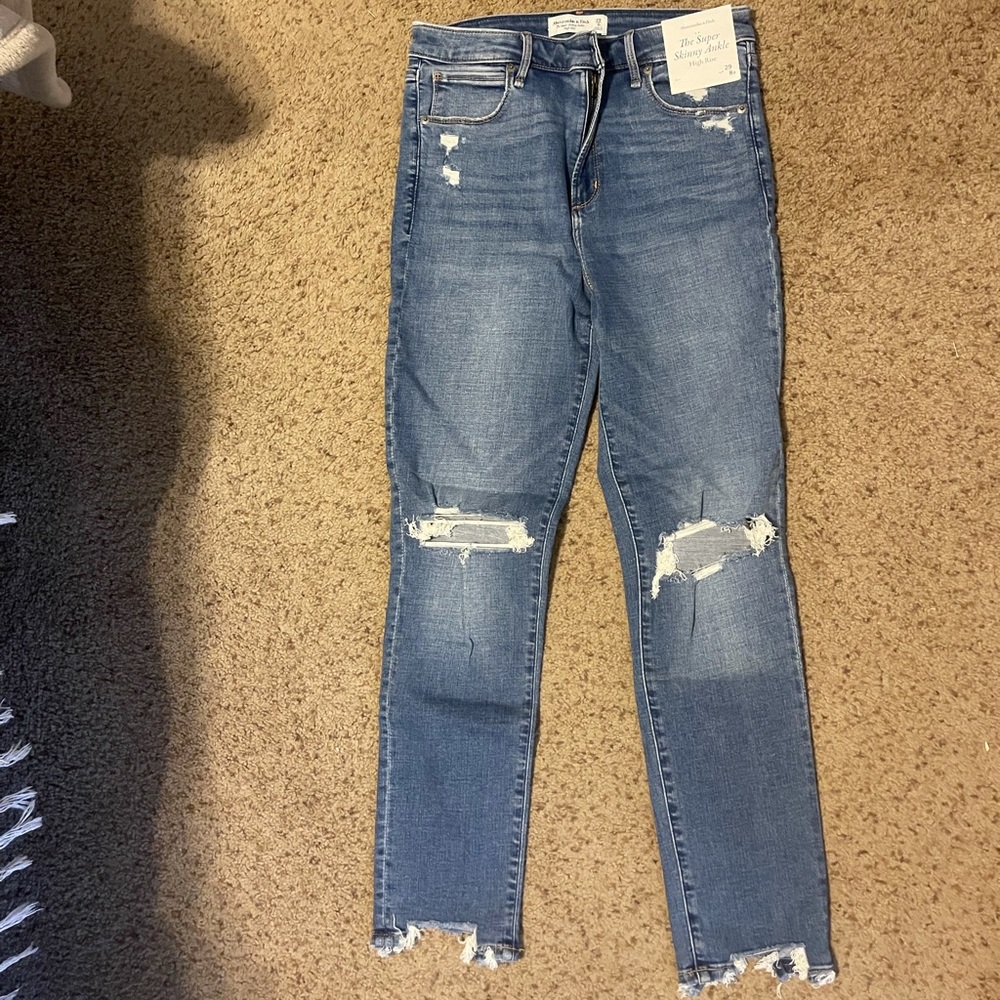 Abercrombie and Fitch The super skinny ankle high rise size 8